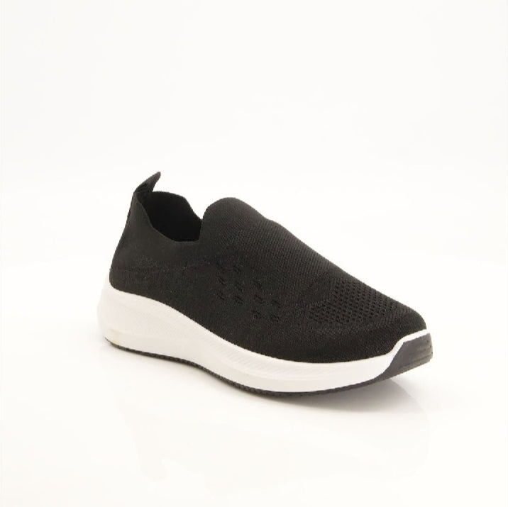 WOMEN'S BLACK SKECHERS SHOES