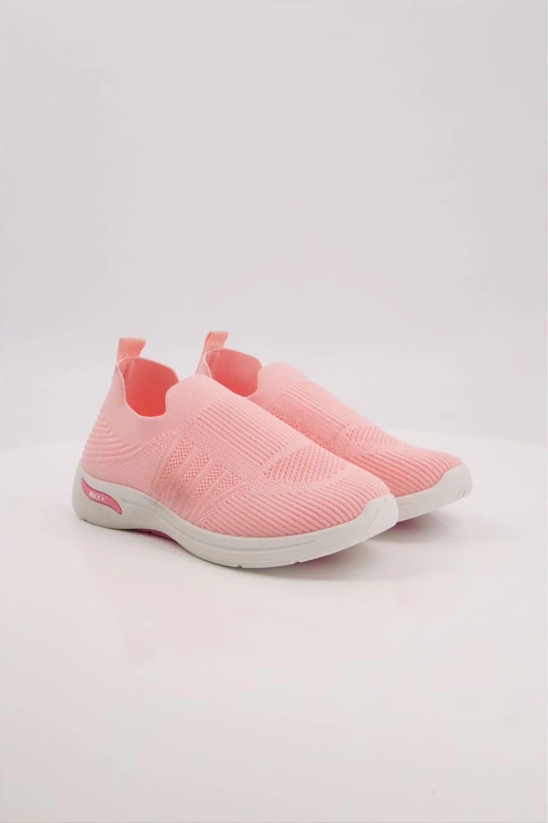 Super Comfort Ladies skecher slip on pink